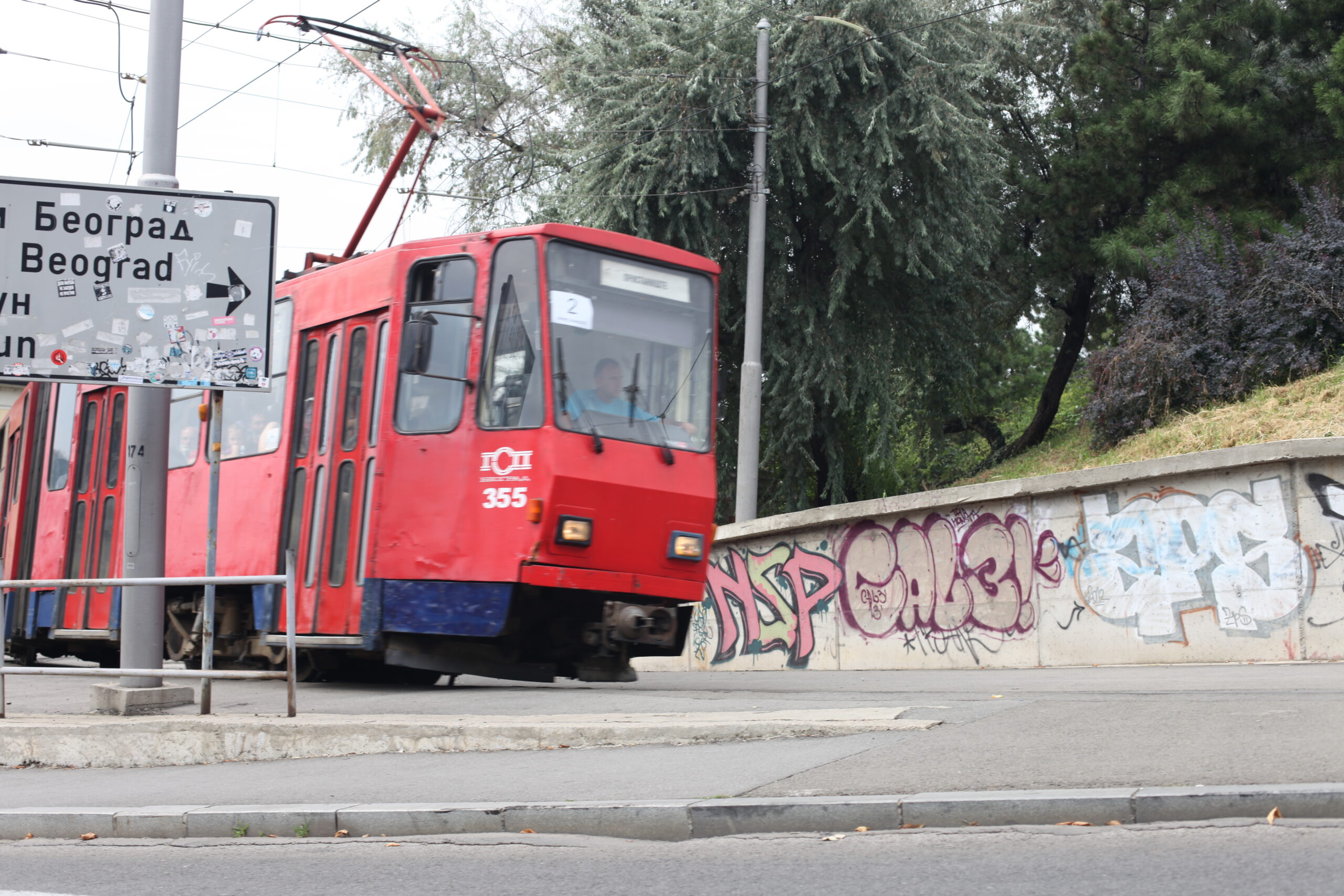 kırmızı tren